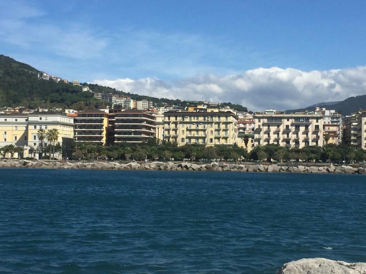 B&B Di Mare E D'Azzurro Salerno Exterior foto